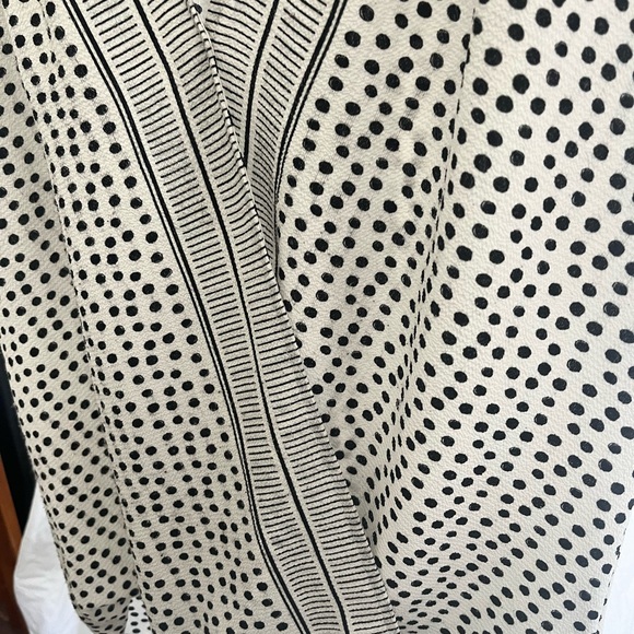 Women’s sleeveless top. - Picture 4 of 4